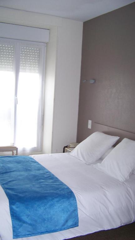 Hotel Du Port Конкарно Екстериор снимка