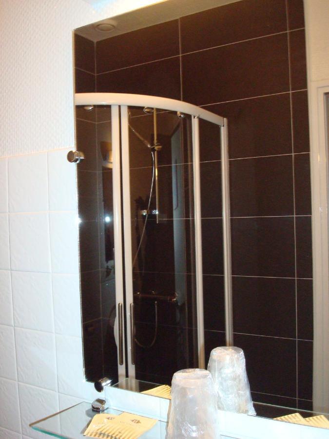 Hotel Du Port Конкарно Стая снимка